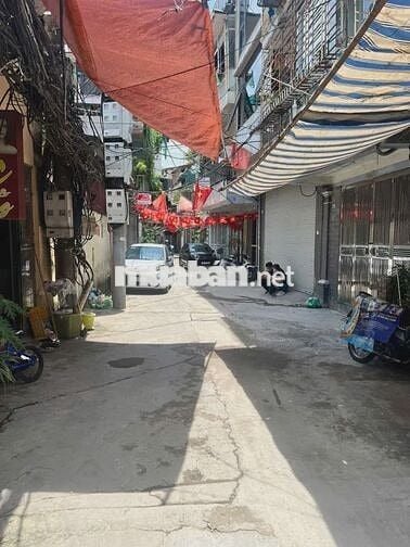 Nhà thái hà - 30m -3 tầng- dân xây - ô tô đỗ cổng