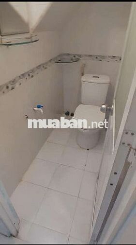 NHÀ 2LẦU 3PN 2WC MỚI SƠN SỬA HẺM OTO ĐỐI DIỆN VẠN PHÚC, Ở GĐ, NHÓM BẠN