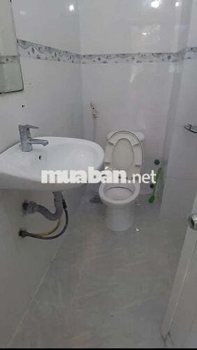 NHÀ 2LẦU 3PN 2WC MỚI SƠN SỬA HẺM OTO ĐỐI DIỆN VẠN PHÚC, Ở GĐ, NHÓM BẠN