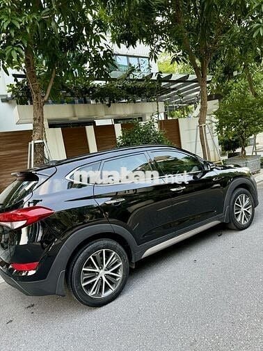 Tucson bản Full xăng cuối 2016 rất mới.