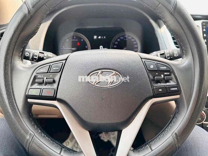 Hyundai Tucson 2017 2.0 AT CRDi - 80000 km