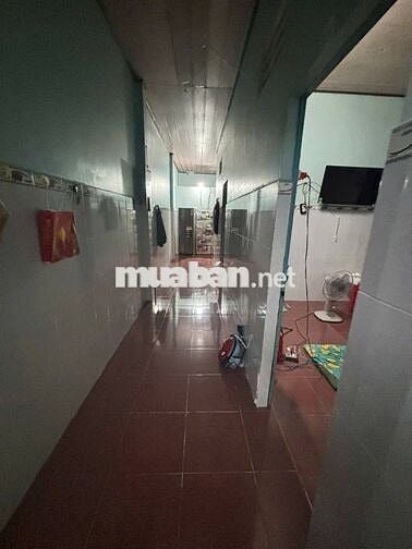 Căn nhà cấp 4 ngay chợ đầu mối 90m2 890 triệu thương lượng