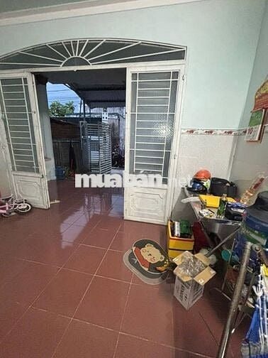 Căn nhà cấp 4 ngay chợ đầu mối 90m2 890 triệu thương lượng