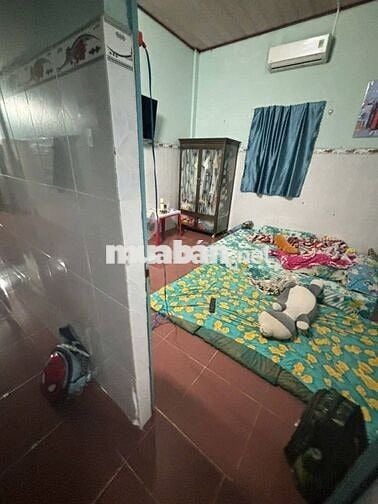 Căn nhà cấp 4 ngay chợ đầu mối 90m2 890 triệu thương lượng