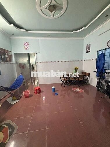 Căn nhà cấp 4 ngay chợ đầu mối 90m2 890 triệu thương lượng