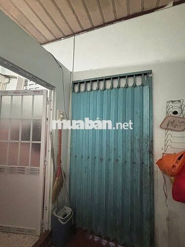 Căn nhà cấp 4 ngay chợ đầu mối 90m2 890 triệu thương lượng