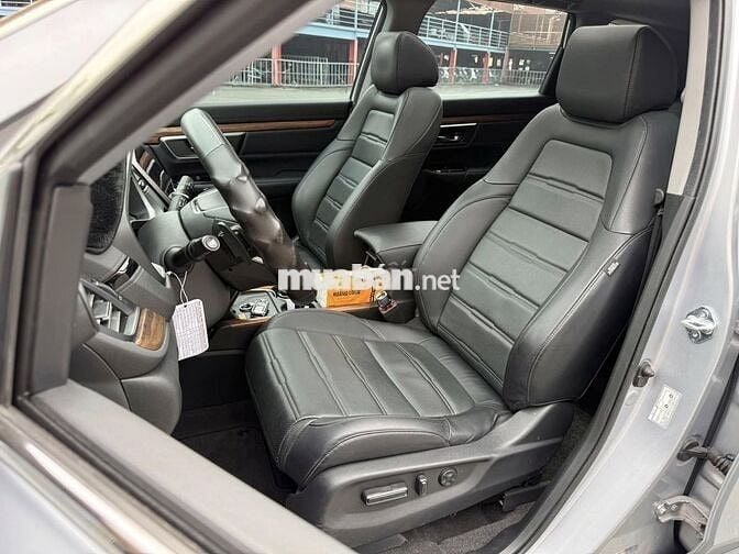 Honda CR-V L 2020 màu bạc, 38.000 km