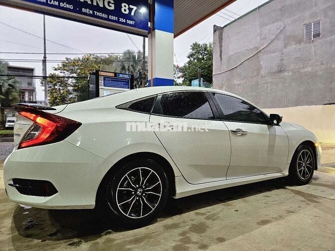 Honda Civic Bản G 2020 màu trắng, số tự động