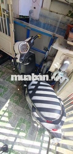 Xe máy Piaggio Liberty màu trắng