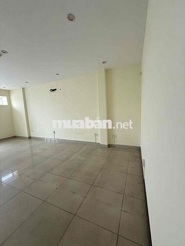 Cho thuê nhà 3 lầu MT đường làm VP hay Spa dạy học phường Linh Chiểu
