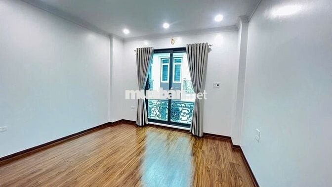 Nhà đẹp, ô tô vào nhà có thể ở hoặc cho thuê đều ok, dự án đường lớn