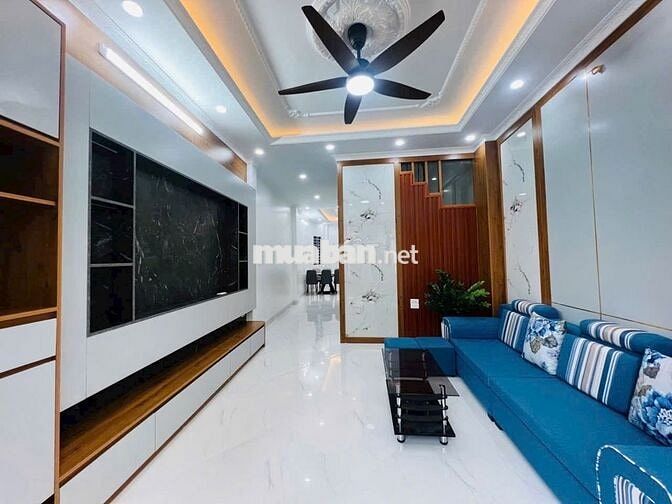 Nhà đẹp, ô tô vào nhà có thể ở hoặc cho thuê đều ok, dự án đường lớn