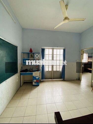 Cc quận 8,dt 80m2 ,lô góc 2 pn rộng,gió trời tự nhiên