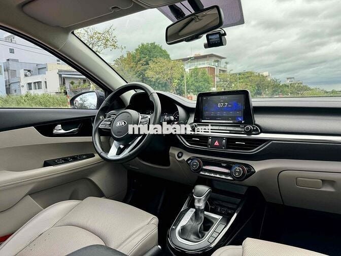 Kia Cerato 2021 1.6 AT LUXURY - 47000 km