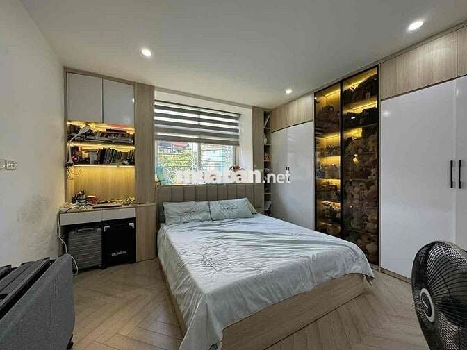 Chính chủ bán chung cư lô góc Cầu Giấy 76m2 2N2VS giá chỉ nhỉnh 6tỷ