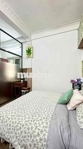 [Trung tâm Q1] cho thuê căn hộ dịch vụ full NT, bếp & NVS riêng