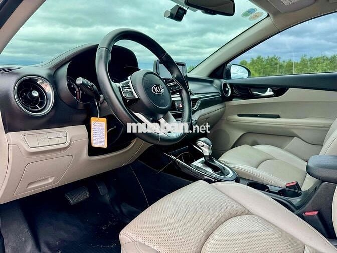 Kia Cerato 2021 1.6 AT LUXURY - 47000 km