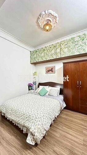 [Trung tâm Q1] cho thuê căn hộ dịch vụ full NT, bếp & NVS riêng