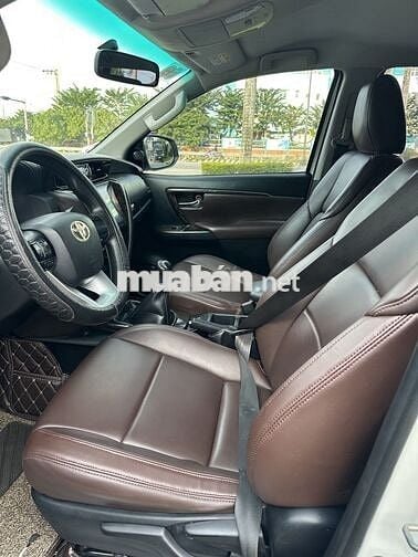 Toyota Fortuner 2017 2.4G 4x2 MT - 105 km