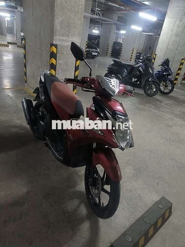 Xe novo 6 màu đỏ đen.