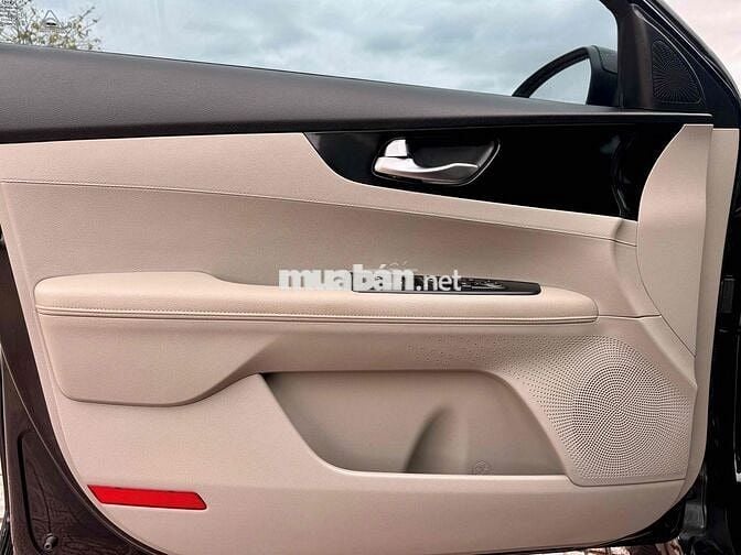 Kia Cerato 2021 1.6 AT LUXURY - 47000 km