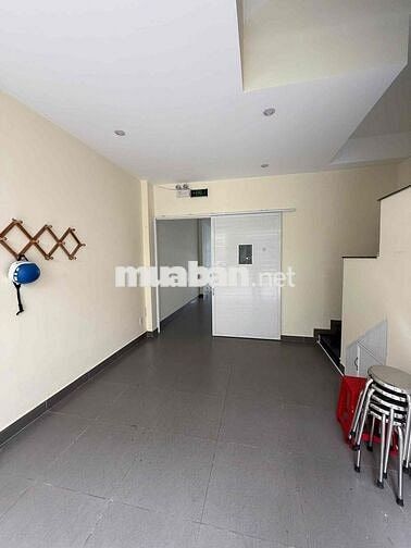 Cho thuê nhà 3 lầu MT đường làm VP hay Spa dạy học phường Linh Chiểu