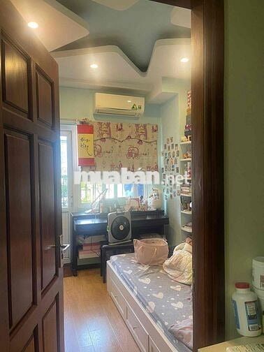 Bán chung cư CT2B Nghĩa Đô, 2 ngủ 2 vệ sinh, nội thất, sổ đỏ đầy đủ