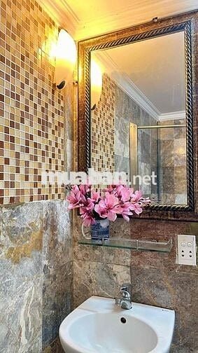 [Trung tâm Q1] cho thuê căn hộ dịch vụ full NT, bếp & NVS riêng