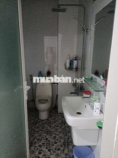 Cho thuê phòng trọ có ban công đường 18B, phường BHH A
