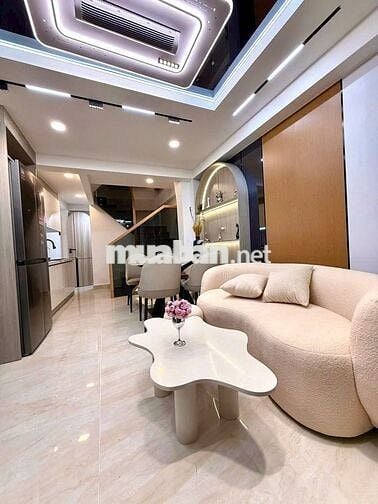 BÁN NHÀ ĐẸP 4 TẦNG BTCT – CMT8- QUẬN3 – Ở NGAY- GIÁ NGON
