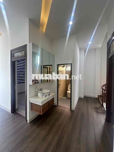 Chính chủ cần bán nhà 3 tầng mt đường 7m5 Trần Thái Tông.