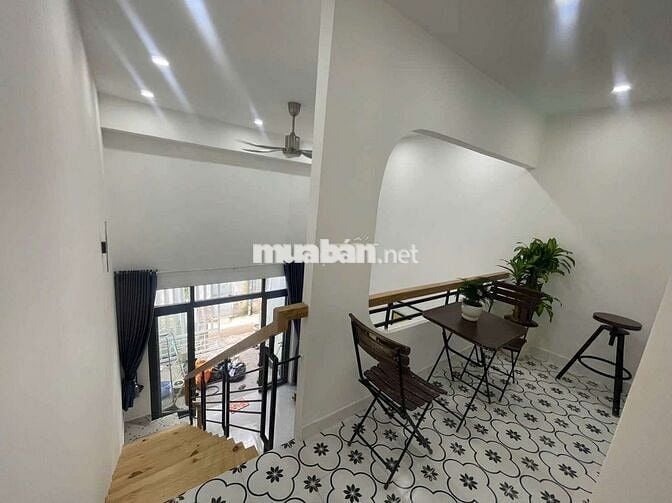 BÁN NHÀ MỚI ĐẸP - TRỆT + LỬNG - HẺM 3 GÁC