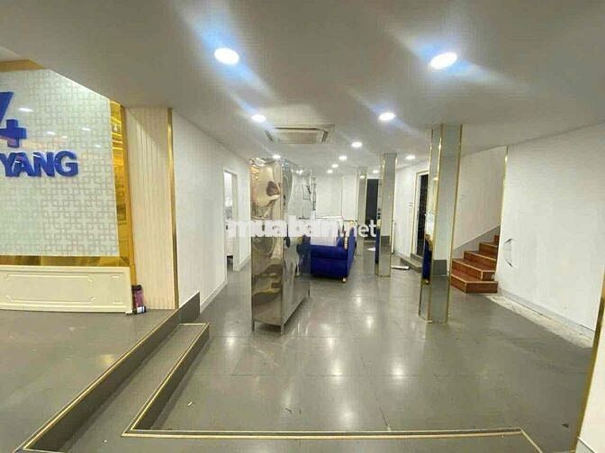 Gấp chủ cần bán Mặt tiền 4 x 22m 6 tầng đường Nguyễn Bỉnh Khiêm Q1