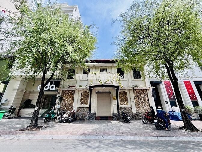 🏢 Nhà KHU PHỐ NHẬT LÊ THÁNH TÔN Q1 – MẶT TIỀN SIÊU LỚN NGANG 12M