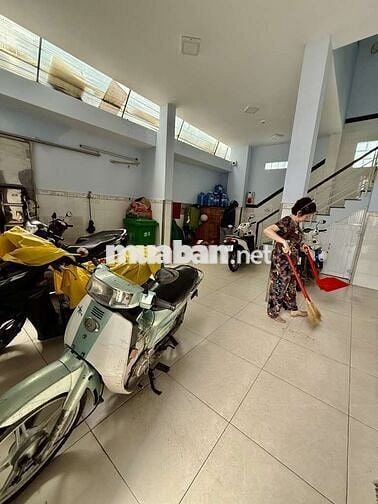 Căn hộ dịch vụ , 11 phòng , trung tâm Q6 . Nguyễn Văn Luông