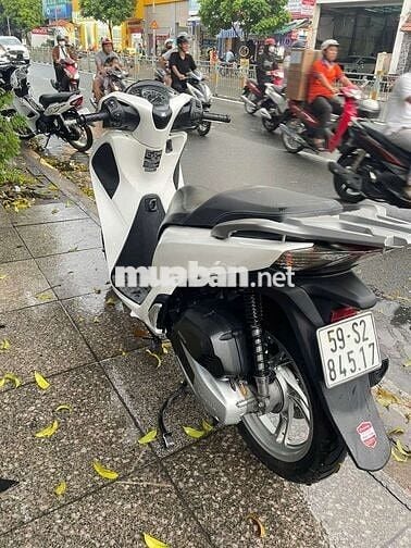 Honda SH 150 2018 mới 90% Bstp chính chủ