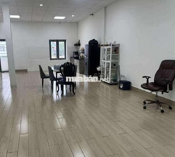 Bán nhà mặt phố Cộng Hòa, 5.9x15, 3 tầng khu VIP ngay  Lăng Cha Cả