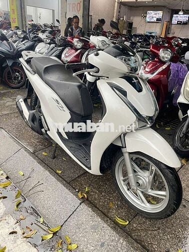 Honda SH 150 2018 mới 90% Bstp chính chủ