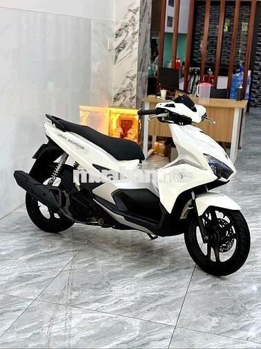 Xe máy Honda Airblade màu trắng zin đẹp leng keng