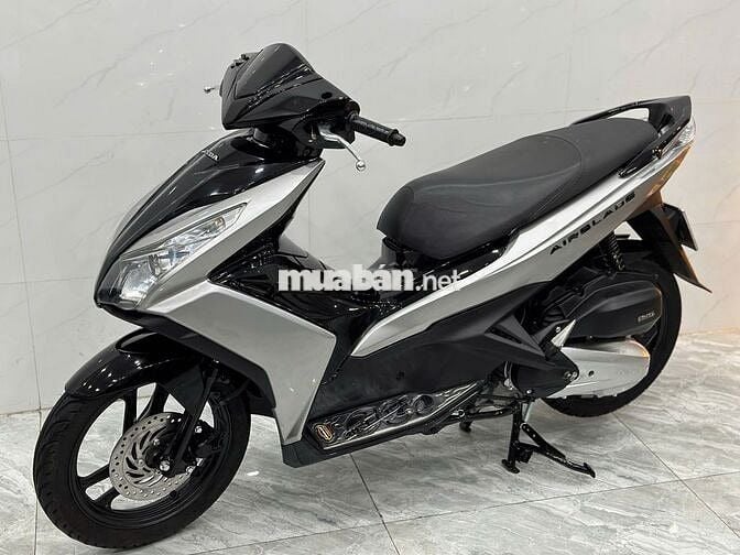 Xe máy Honda Air Blade 2013 màu đen bạc