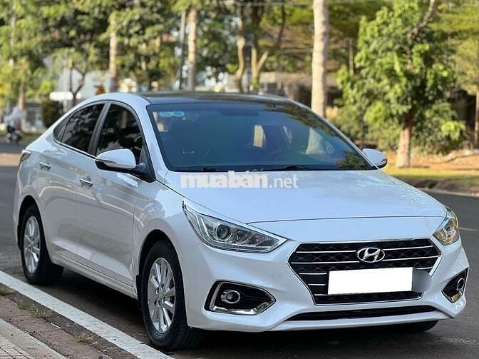 Hyundai Accent MT full 2019 số sàn màu trắng