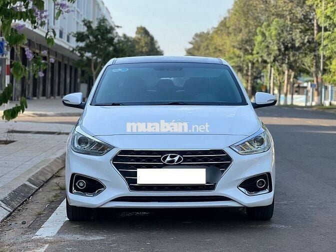 Hyundai Accent MT full 2019 số sàn màu trắng
