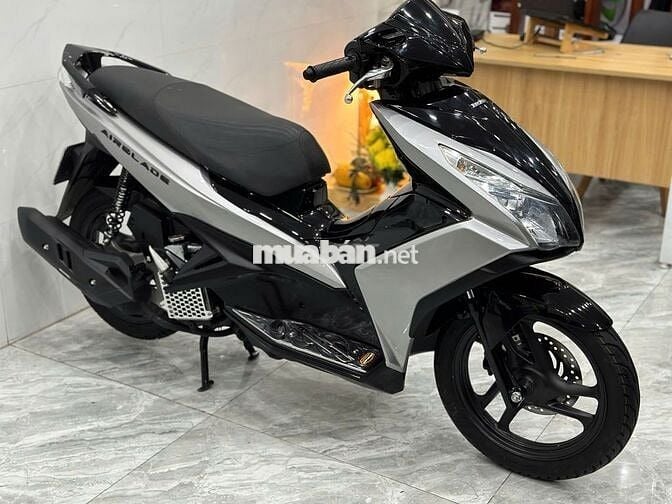 Xe máy Honda Air Blade 2013 màu đen bạc