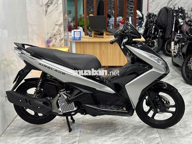 Xe máy Honda Air Blade 2013 màu đen bạc