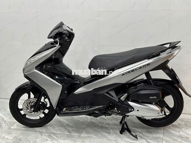 Xe máy Honda Air Blade 2013 màu đen bạc