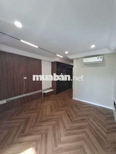 Bán nhà Bồ Đề,gara ô tô,thang máy,DT 50m 6 tầng,Mt 4,2m.Giá chỉ 14,5tỷ