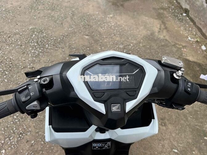 Vario 125 đk 5/2025 full kiểng như mới.