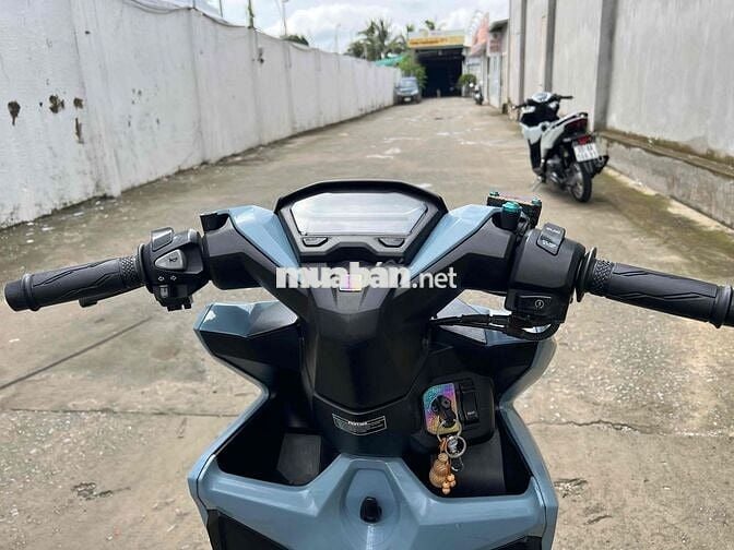 Vario 125 2021 xám xi măng.