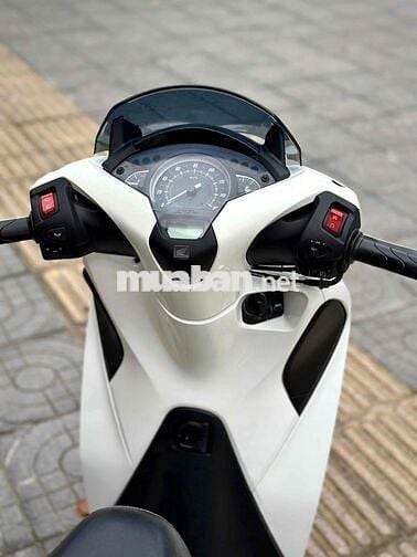SH 125 ABS 2019 Hàng bỏ mẫu màu trắng Ngọc Trinh
