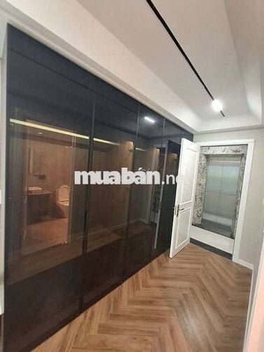 Bán nhà Bồ Đề,gara ô tô,thang máy,DT 50m 6 tầng,Mt 4,2m.Giá chỉ 14,5tỷ